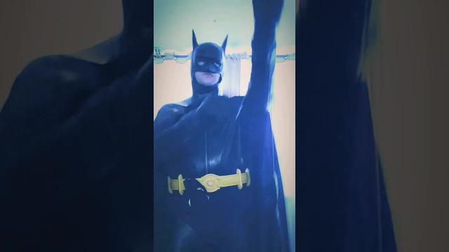 Title card image for video titled "You weigh a little more than 108" #batman89 #batman #cosplay #torontocomiccon #michaelkeaton Title card image for video titled "You weigh a little more than 108" #batman89 #batman #cosplay #torontocomiccon #michaelkeaton
